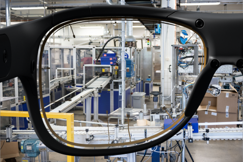 Looking at a production line through Tobii Pro Glasses 3