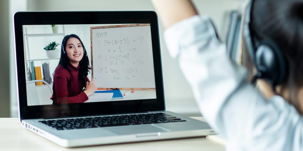 Teacher teaching math online