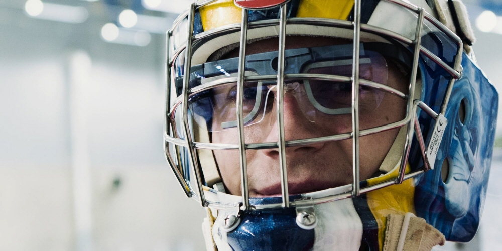 Tobii Pro Glasses2 Helmet edition is used for the goalkeeper training in ice hockey