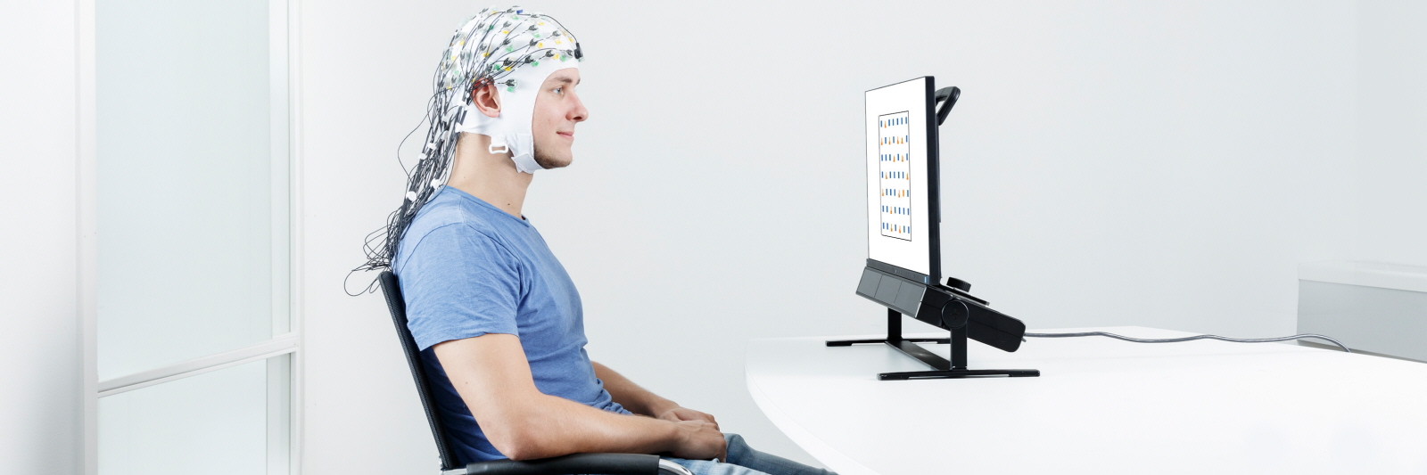 Eye tracking research in psychology and neuroscience 