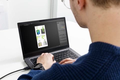 Man online shopping with eye tracking